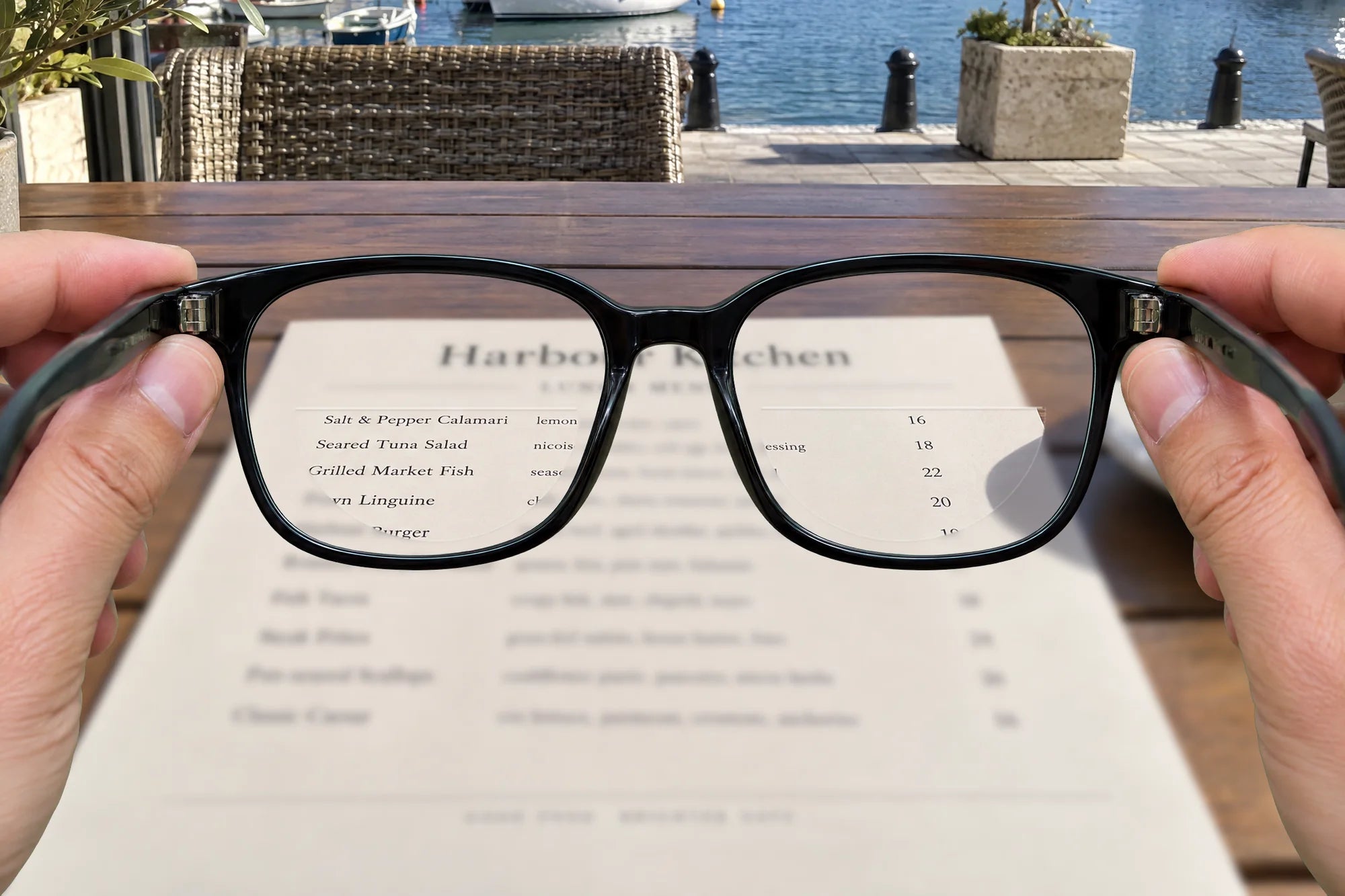 The same view with VUERRA: the menu is sharp in the lower part of each lens.